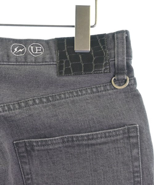 uniform experiment Jeans