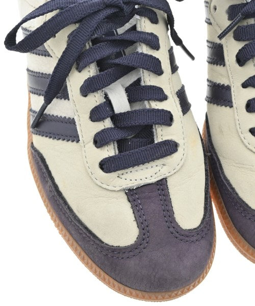 adidas Sneakers