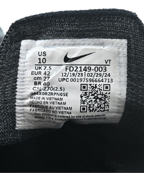 NIKE Sneakers