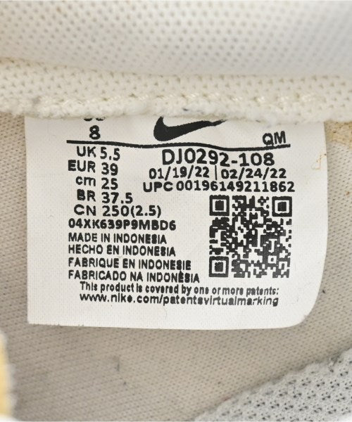 NIKE Sneakers