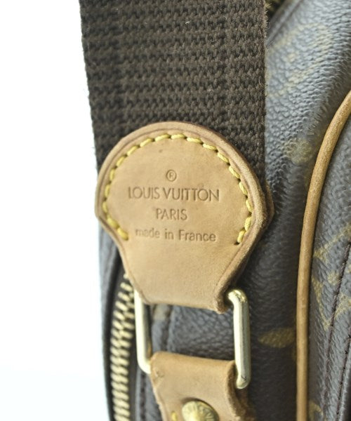 LOUIS VUITTON Shoulder bags