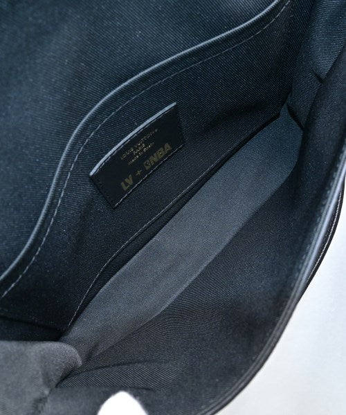 LOUIS VUITTON Shoulder bags