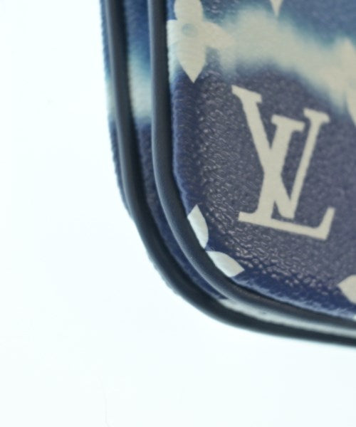 LOUIS VUITTON Shoulder bags