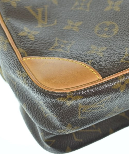 LOUIS VUITTON Shoulder bags