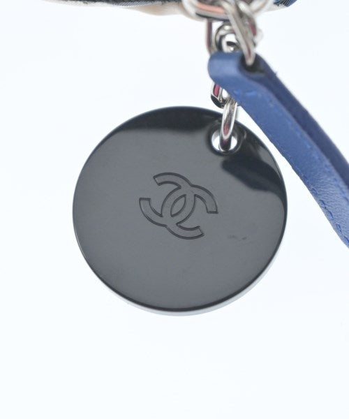 CHANEL Pouches