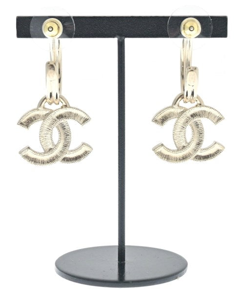 CHANEL Pierces