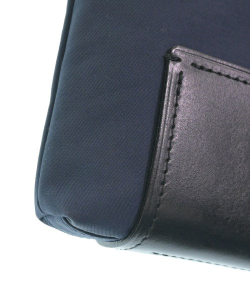 At.COULEUR Clutches