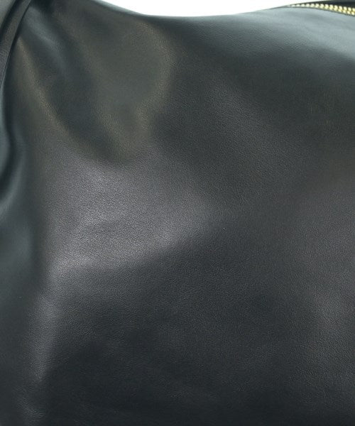NOVIA Shoulder bags